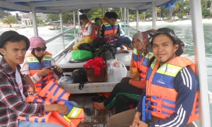 Itinerary 3 Hari 2 Malam di Belitung, Panduan Transportasi ke Belitung 6 Transportasi perahu wisata island hopping Belitung