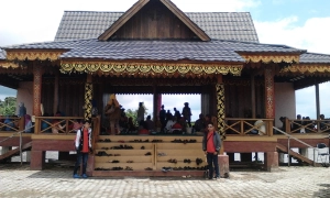 Maras Taun: Tradisi Syukur Tahunan yang Menyatukan Warga Belitung 8 rumah adat maras taun