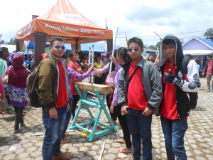 Lesung Batang: Dari Tumbukan Padi Menjadi Irama Musik yang Mengabadikan Nama Desa di Belitung 1 Tradisi lesung batang Belitung sebagai alat musik tradisional